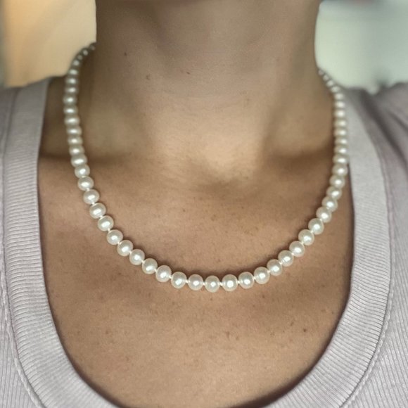 Pearl Strand Necklace with 14K Gold Clasp - 18" - Picture 2 of 5